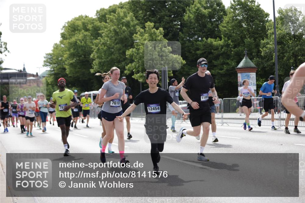 29.06.2025 - hella hamburg halbmarathon Jannik Wohlers http://msf.ph/oto/8141576 29.06.2025 10:43:47 Lombardsbrücke 1519, 1802, 1804, 2186, 2343, 2610, 2692, 3065, 3596, 4636, 4898, 5001, 5127, 5730, 5731, 5902, 5905, 7326, 7610, 7818, 7842, 8272, 8591, 8763, 8957, 9073, 9510, 9879, 10223, 11955, 12256, 12322, 12445, 12803, 12995, 13629, 13809, 13832, 13973, 13987, 14031, 14654, 14842, 14874, 15675, 16244, 17582, 17844 meine-sportfotos.de
