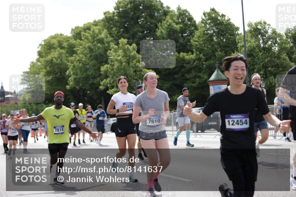 29.06.2025 - hella hamburg halbmarathon Jannik Wohlers http://msf.ph/oto/8141637 29.06.2025 10:43:49 Lombardsbrücke 1345, 1519, 1802, 1804, 2186, 2343, 2610, 2692, 3065, 3596, 4496, 4636, 4898, 5127, 5647, 5730, 5731, 5902, 5905, 7326, 7610, 7818, 7842, 8272, 8591, 8763, 8957, 9510, 10223, 11955, 12256, 12322, 12445, 12803, 12995, 13629, 13809, 13832, 13906, 13973, 13987, 14031, 14123, 14654, 14842, 14874, 15646, 15675, 16244, 16805, 17314, 17582, 17844 meine-sportfotos.de