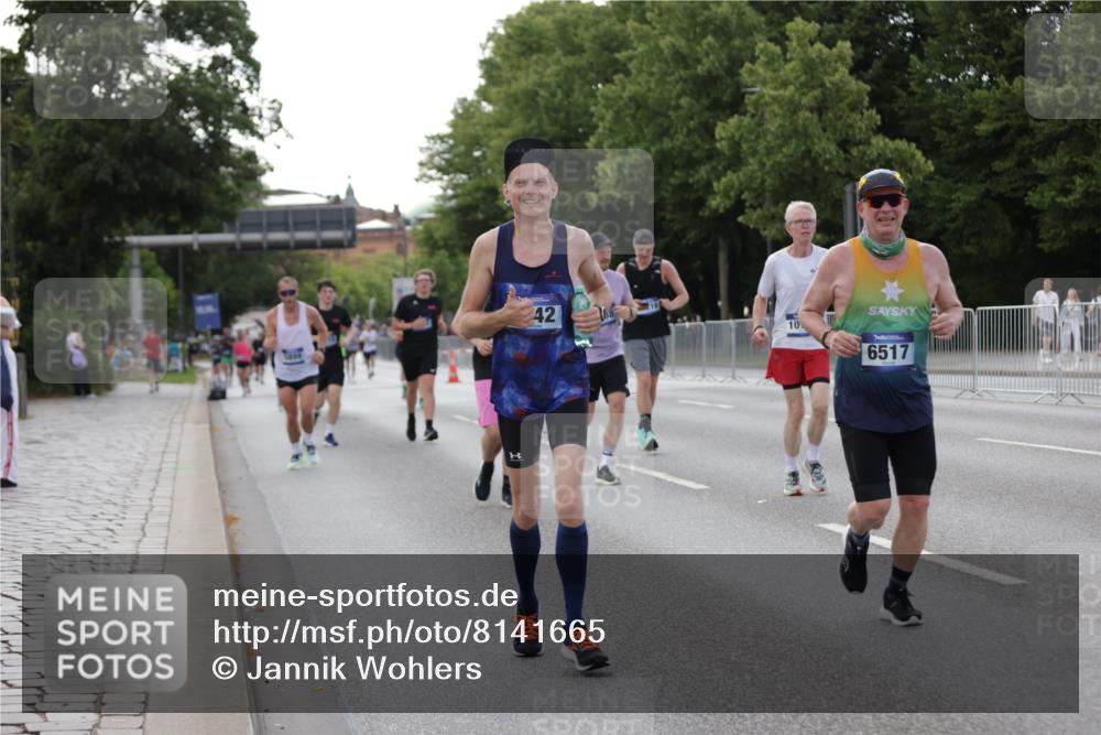 29.06.2025 - hella hamburg halbmarathon Jannik Wohlers http://msf.ph/oto/8141665 29.06.2025 10:06:54 Lombardsbrücke 2032, 4262, 4550, 5242, 5899, 6517, 6518, 6707, 6713, 6715, 6833, 9338, 10700, 11758, 15051, 15673, 17062, 18218 meine-sportfotos.de