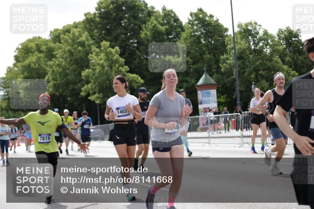 29.06.2025 - hella hamburg halbmarathon Jannik Wohlers http://msf.ph/oto/8141668 29.06.2025 10:43:49 Lombardsbrücke 1345, 1519, 1802, 1804, 2186, 2343, 2610, 2692, 3065, 3596, 4496, 4636, 4898, 5127, 5647, 5730, 5731, 5902, 5905, 7326, 7610, 7818, 7842, 8272, 8591, 8763, 8957, 9510, 10223, 11955, 12256, 12322, 12445, 12803, 12995, 13629, 13809, 13832, 13906, 13973, 13987, 14031, 14123, 14654, 14842, 14874, 15646, 15675, 16244, 16805, 17314, 17582, 17844 meine-sportfotos.de
