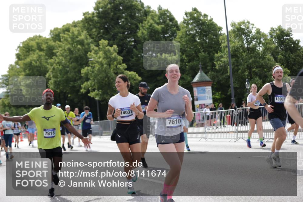 29.06.2025 - hella hamburg halbmarathon Jannik Wohlers http://msf.ph/oto/8141674 29.06.2025 10:43:49 Lombardsbrücke 1345, 1519, 1802, 1804, 2186, 2343, 2610, 2692, 3065, 3596, 4496, 4636, 4898, 5127, 5647, 5730, 5731, 5902, 5905, 7326, 7610, 7818, 7842, 8272, 8591, 8763, 8957, 9510, 10223, 11955, 12256, 12322, 12445, 12803, 12995, 13629, 13809, 13832, 13906, 13973, 13987, 14031, 14123, 14654, 14842, 14874, 15646, 15675, 16244, 16805, 17314, 17582, 17844 meine-sportfotos.de