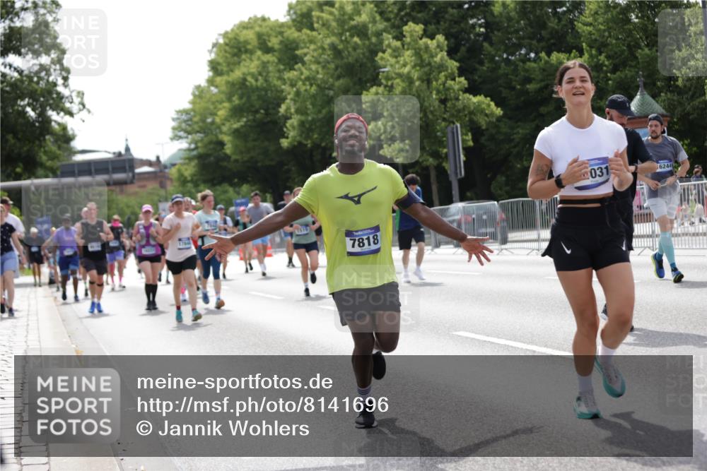 29.06.2025 - hella hamburg halbmarathon Jannik Wohlers http://msf.ph/oto/8141696 29.06.2025 10:43:50 Lombardsbrücke 1345, 1519, 1802, 1804, 2186, 2343, 2610, 2692, 3065, 3596, 4496, 4898, 5127, 5647, 5730, 5731, 7326, 7610, 7818, 7842, 8272, 8591, 8763, 8957, 9510, 10223, 11825, 11955, 12256, 12322, 12445, 12803, 12995, 13629, 13809, 13832, 13906, 13973, 13987, 14031, 14123, 14654, 14842, 14874, 15646, 15675, 16244, 16805, 17273, 17314, 17582, 17844, 17968 meine-sportfotos.de