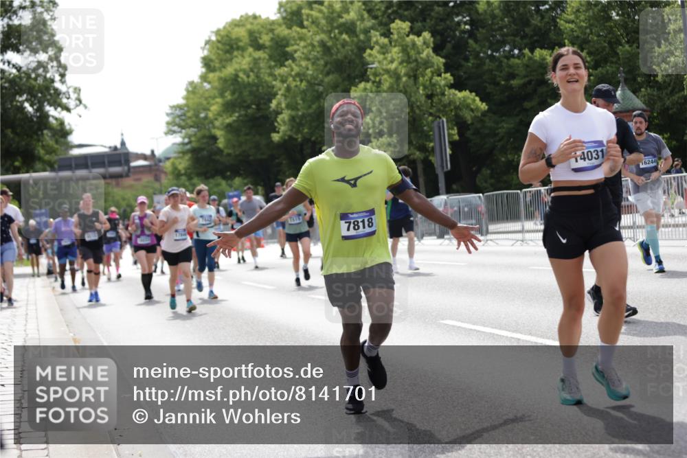 29.06.2025 - hella hamburg halbmarathon Jannik Wohlers http://msf.ph/oto/8141701 29.06.2025 10:43:50 Lombardsbrücke 1345, 1519, 1802, 1804, 2186, 2343, 2610, 2692, 3065, 3596, 4496, 4898, 5127, 5647, 5730, 5731, 7326, 7610, 7818, 7842, 8272, 8591, 8763, 8957, 9510, 10223, 11825, 11955, 12256, 12322, 12445, 12803, 12995, 13629, 13809, 13832, 13906, 13973, 13987, 14031, 14123, 14654, 14842, 14874, 15646, 15675, 16244, 16805, 17273, 17314, 17582, 17844, 17968 meine-sportfotos.de