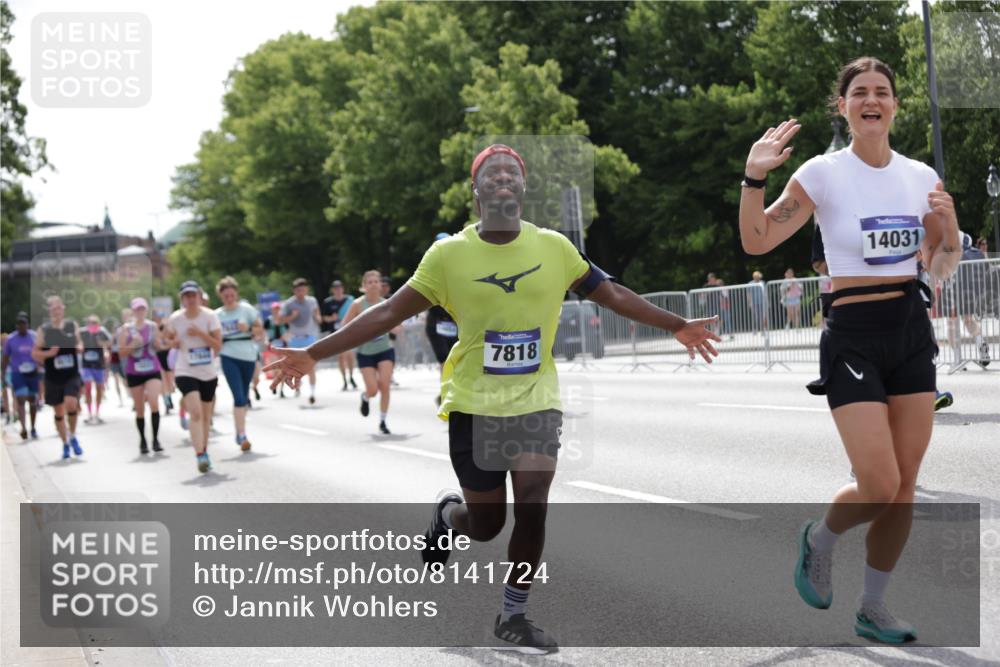 29.06.2025 - hella hamburg halbmarathon Jannik Wohlers http://msf.ph/oto/8141724 29.06.2025 10:43:50 Lombardsbrücke 1345, 1519, 1802, 1804, 2186, 2343, 2610, 2692, 3065, 3596, 4496, 4898, 5127, 5647, 5730, 5731, 7326, 7610, 7818, 7842, 8272, 8591, 8763, 8957, 9510, 10223, 11825, 11955, 12256, 12322, 12445, 12803, 12995, 13629, 13809, 13832, 13906, 13973, 13987, 14031, 14123, 14654, 14842, 14874, 15646, 15675, 16244, 16805, 17273, 17314, 17582, 17844, 17968 meine-sportfotos.de