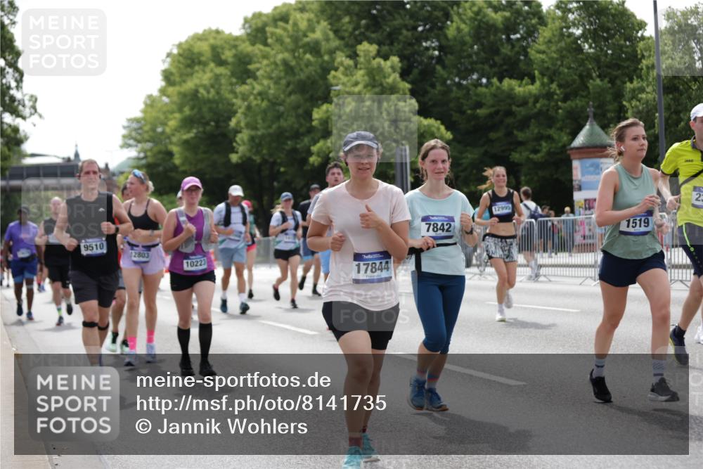 29.06.2025 - hella hamburg halbmarathon Jannik Wohlers http://msf.ph/oto/8141735 29.06.2025 10:43:54 Lombardsbrücke 1345, 1519, 2186, 2343, 2610, 2692, 3065, 3596, 4496, 4898, 5647, 5730, 5731, 7610, 7818, 7842, 8272, 8591, 8763, 8957, 9510, 10223, 10303, 10304, 11825, 11955, 12256, 12322, 12445, 12803, 12995, 13330, 13390, 13629, 13832, 13906, 13987, 14031, 14091, 14123, 14654, 14842, 14874, 15646, 16244, 16805, 17273, 17314, 17582, 17844, 17968 meine-sportfotos.de