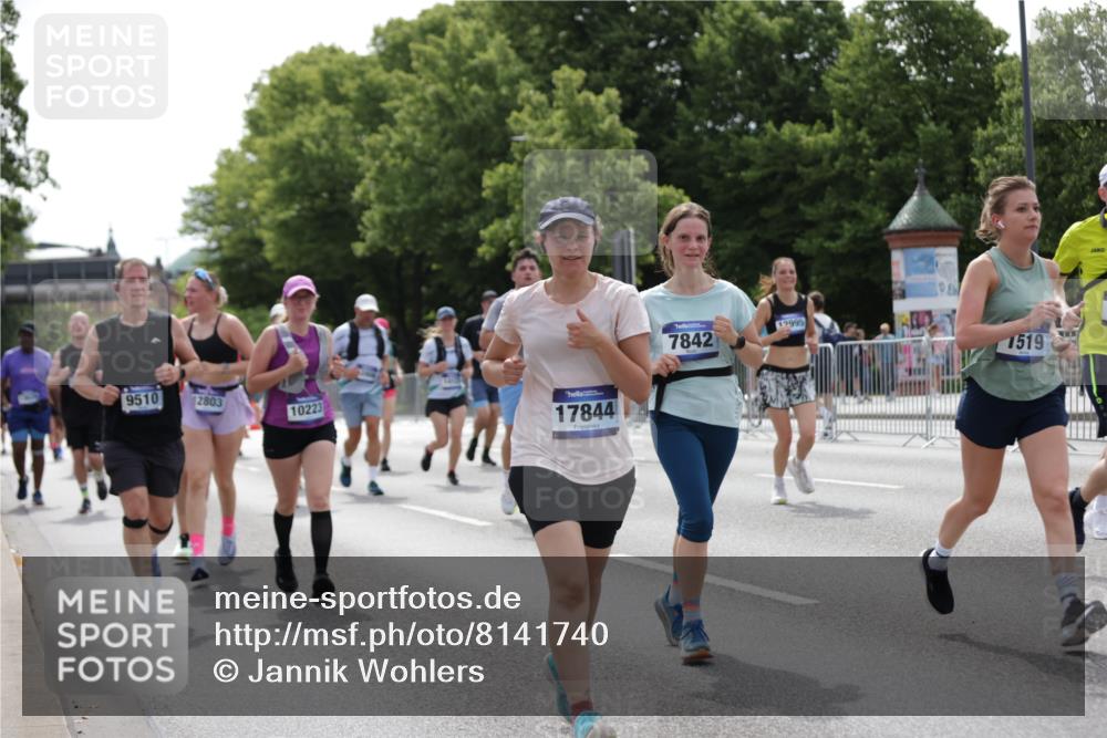 29.06.2025 - hella hamburg halbmarathon Jannik Wohlers http://msf.ph/oto/8141740 29.06.2025 10:43:54 Lombardsbrücke 1345, 1519, 2186, 2343, 2610, 2692, 3065, 3596, 4496, 4898, 5647, 5730, 5731, 7610, 7818, 7842, 8272, 8591, 8763, 8957, 9510, 10223, 10303, 10304, 11825, 11955, 12256, 12322, 12445, 12803, 12995, 13330, 13390, 13629, 13832, 13906, 13987, 14031, 14091, 14123, 14654, 14842, 14874, 15646, 16244, 16805, 17273, 17314, 17582, 17844, 17968 meine-sportfotos.de