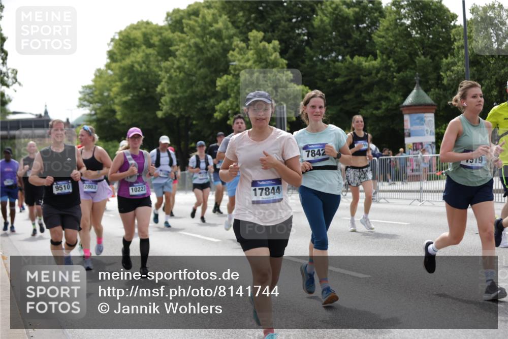 29.06.2025 - hella hamburg halbmarathon Jannik Wohlers http://msf.ph/oto/8141744 29.06.2025 10:43:54 Lombardsbrücke 1345, 1519, 2186, 2343, 2610, 2692, 3065, 3596, 4496, 4898, 5647, 5730, 5731, 7610, 7818, 7842, 8272, 8591, 8763, 8957, 9510, 10223, 10303, 10304, 11825, 11955, 12256, 12322, 12445, 12803, 12995, 13330, 13390, 13629, 13832, 13906, 13987, 14031, 14091, 14123, 14654, 14842, 14874, 15646, 16244, 16805, 17273, 17314, 17582, 17844, 17968 meine-sportfotos.de
