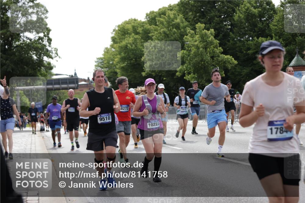 29.06.2025 - hella hamburg halbmarathon Jannik Wohlers http://msf.ph/oto/8141758 29.06.2025 10:43:55 Lombardsbrücke 1345, 1519, 2186, 2343, 2610, 2692, 3065, 3596, 4496, 4898, 5647, 5730, 5731, 7610, 7818, 7842, 8272, 8591, 8763, 9510, 10223, 10303, 10304, 11825, 11955, 12256, 12322, 12445, 12803, 12995, 13330, 13390, 13629, 13832, 13906, 13987, 14031, 14091, 14123, 14654, 14842, 14874, 15646, 16244, 16805, 17273, 17314, 17582, 17844, 17968 meine-sportfotos.de