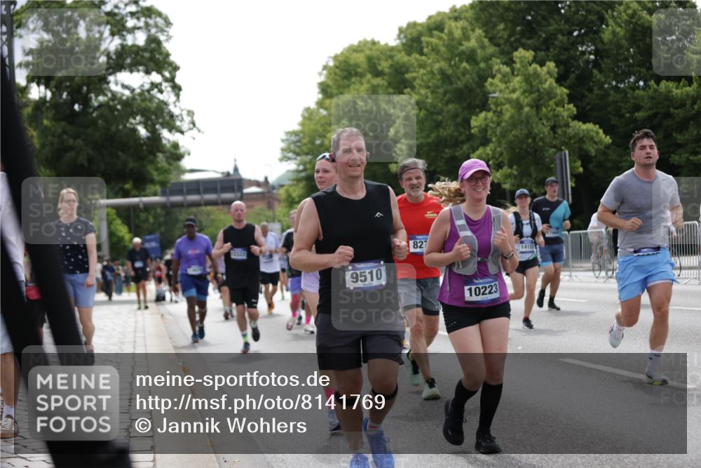 29.06.2025 - hella hamburg halbmarathon Jannik Wohlers http://msf.ph/oto/8141769 29.06.2025 10:43:56 Lombardsbrücke 1345, 1519, 2343, 2610, 3065, 4496, 5647, 5649, 5730, 5731, 6002, 7610, 7818, 7842, 8272, 8763, 9510, 10223, 10303, 10304, 11825, 11955, 12256, 12322, 12409, 12445, 12803, 12995, 13330, 13390, 13629, 13832, 13906, 13987, 14031, 14091, 14123, 14654, 14842, 14874, 15646, 16232, 16244, 16805, 17273, 17314, 17582, 17844, 17968 meine-sportfotos.de