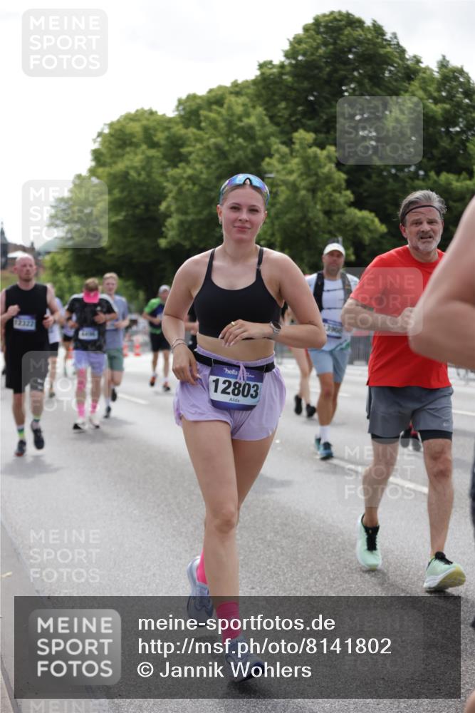 29.06.2025 - hella hamburg halbmarathon Jannik Wohlers http://msf.ph/oto/8141802 29.06.2025 10:43:57 Lombardsbrücke 1345, 1519, 2343, 2610, 3065, 4496, 5647, 5649, 5730, 5731, 6002, 7216, 7818, 7842, 8272, 8763, 9510, 10223, 10303, 10304, 11825, 11955, 12256, 12322, 12409, 12445, 12803, 12995, 13262, 13330, 13390, 13629, 13832, 13906, 13987, 14031, 14091, 14123, 14654, 14874, 15646, 16232, 16244, 16805, 17273, 17314, 17582, 17844, 17968 meine-sportfotos.de