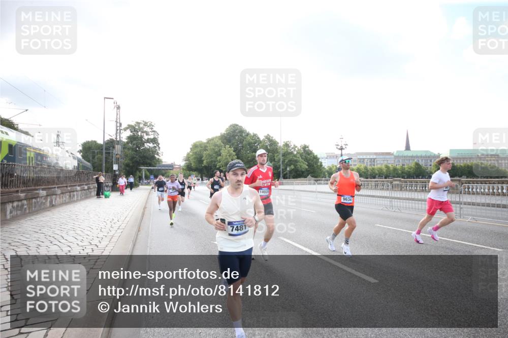 29.06.2025 - hella hamburg halbmarathon Jannik Wohlers http://msf.ph/oto/8141812 29.06.2025 09:45:01 Lombardsbrücke 57, 1758, 1990, 3043, 4050, 4129, 4698, 4749, 5070, 5328, 5746, 5826, 6358, 7272, 7389, 7481, 7651, 7723, 8209, 8883, 9137, 9381, 9571, 9634, 10171, 11413, 11857, 12049, 12234, 12988, 14028, 14289, 14395, 14784, 15621, 15672, 16157, 16711, 17175, 17374, 17802, 18099, 18102, 18692, 19194, 19202, 19203, 19204 meine-sportfotos.de