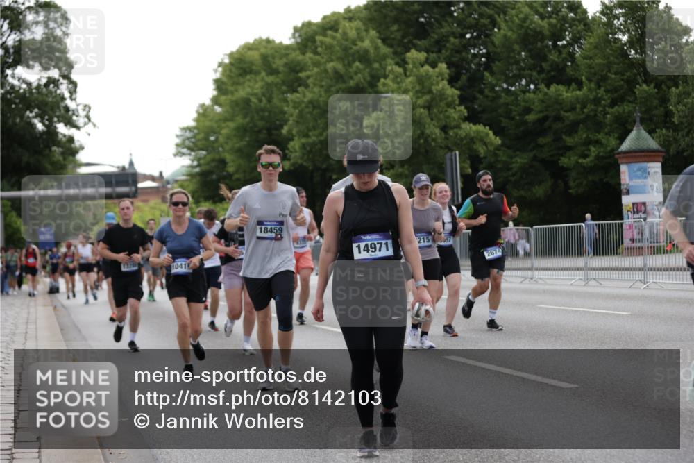 29.06.2025 - hella hamburg halbmarathon Jannik Wohlers http://msf.ph/oto/8142103 29.06.2025 10:44:14 Lombardsbrücke 2674, 3506, 4215, 4968, 5355, 5649, 6002, 7216, 9084, 9085, 9331, 9333, 9397, 9536, 10006, 10303, 10304, 10416, 11272, 12318, 12409, 13262, 13288, 14350, 14681, 14971, 16232, 16577, 17372, 18454, 18459, 19133 meine-sportfotos.de
