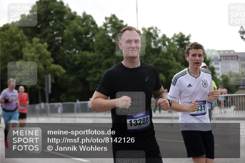 29.06.2025 - hella hamburg halbmarathon Jannik Wohlers http://msf.ph/oto/8142126 29.06.2025 10:44:19 Lombardsbrücke 2674, 3506, 4215, 4968, 5355, 6841, 8582, 9084, 9085, 9331, 9333, 9397, 9536, 10006, 10416, 11272, 12318, 13288, 14325, 14350, 14681, 14971, 15809, 16101, 16494, 16577, 17372, 18454, 18459, 19133 meine-sportfotos.de