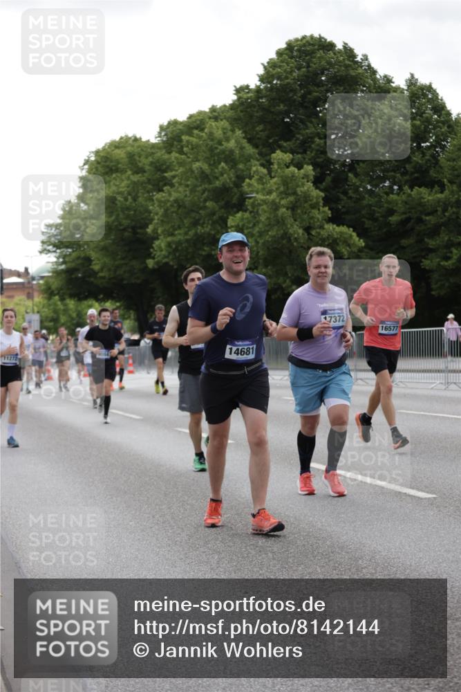 29.06.2025 - hella hamburg halbmarathon Jannik Wohlers http://msf.ph/oto/8142144 29.06.2025 10:44:20 Lombardsbrücke 1924, 2674, 4215, 4968, 5355, 6841, 6888, 8582, 9036, 9084, 9085, 9331, 9333, 9397, 9536, 10006, 10668, 11272, 12318, 13039, 13288, 14325, 14350, 14681, 14971, 15809, 16101, 16494, 16577, 17372, 18454, 18459, 19133 meine-sportfotos.de