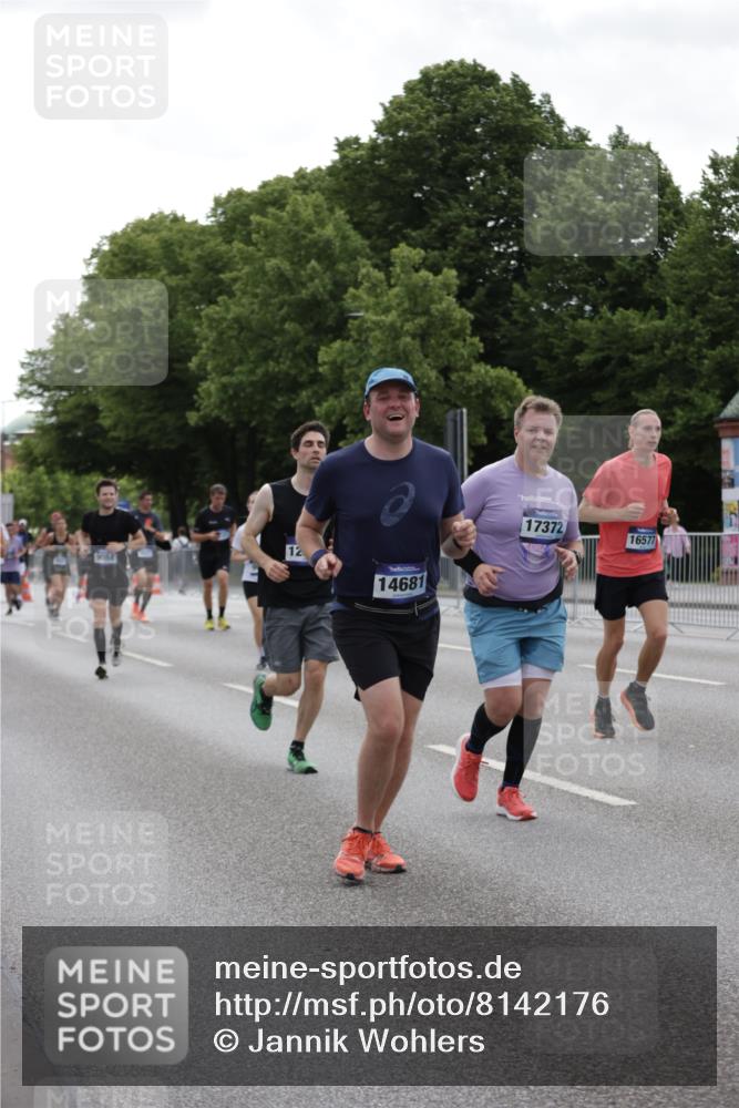 29.06.2025 - hella hamburg halbmarathon Jannik Wohlers http://msf.ph/oto/8142176 29.06.2025 10:44:21 Lombardsbrücke 1273, 1924, 2674, 4215, 4968, 5355, 6841, 6888, 8582, 9036, 9084, 9085, 9331, 9333, 9397, 9536, 10006, 10668, 11272, 12318, 13039, 14325, 14350, 14681, 14971, 15809, 16101, 16494, 16577, 17372, 18454, 18459, 19133 meine-sportfotos.de