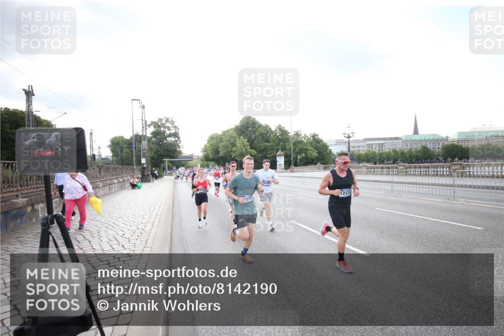 29.06.2025 - hella hamburg halbmarathon Jannik Wohlers http://msf.ph/oto/8142190 29.06.2025 09:45:22 Lombardsbrücke 1686, 1707, 2689, 4679, 5187, 5550, 6878, 7880, 7965, 8190, 10017, 10270, 10484, 10876, 11120, 12232, 12308, 12691, 13066, 13167, 13343, 13618, 13686, 14466, 14549, 14622, 15507, 15826, 15887, 16712, 16724, 16755, 17117, 17151, 17191, 17197, 18135, 18177 meine-sportfotos.de