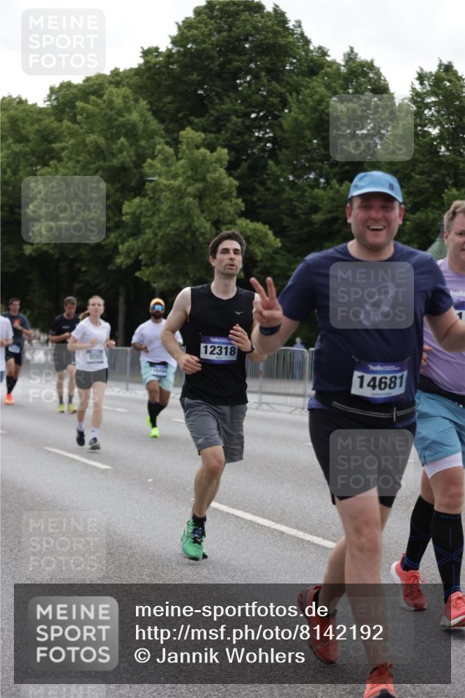 29.06.2025 - hella hamburg halbmarathon Jannik Wohlers http://msf.ph/oto/8142192 29.06.2025 10:44:22 Lombardsbrücke 1273, 1629, 1924, 2674, 3570, 4215, 4275, 4968, 5355, 6841, 6888, 8582, 9036, 9084, 9085, 9331, 9333, 9397, 9536, 10668, 11272, 12318, 13039, 13261, 14325, 14350, 14681, 15809, 16101, 16494, 16577, 17372, 18454, 18459, 19133 meine-sportfotos.de