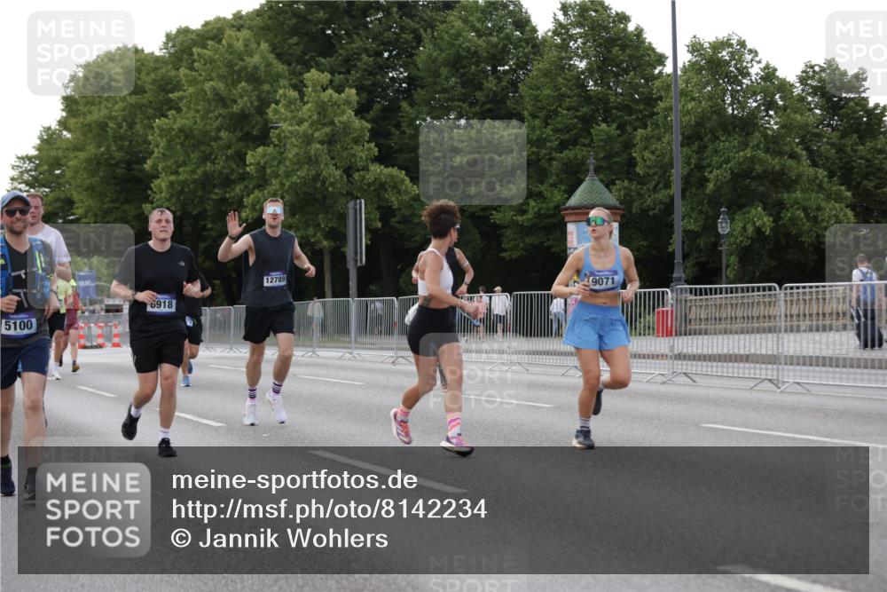 29.06.2025 - hella hamburg halbmarathon Jannik Wohlers http://msf.ph/oto/8142234 29.06.2025 10:07:24 Lombardsbrücke 1079, 1173, 2136, 2190, 2309, 3328, 4228, 4502, 4864, 5100, 5287, 6918, 7760, 9071, 9966, 10212, 10703, 11114, 11394, 11641, 12378, 12789, 13458, 16241, 16539, 16915, 18270, 18531, 18721, 19134 meine-sportfotos.de