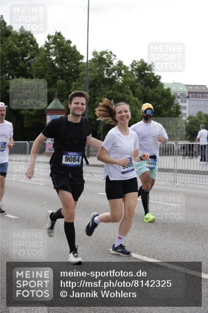 29.06.2025 - hella hamburg halbmarathon Jannik Wohlers http://msf.ph/oto/8142325 29.06.2025 10:44:26 Lombardsbrücke 1024, 1273, 1629, 1924, 2674, 3570, 4215, 4275, 4968, 5355, 6841, 6888, 8582, 8907, 9036, 9084, 9085, 9331, 9333, 9397, 10668, 10707, 11272, 12318, 12394, 13039, 13261, 13580, 14325, 14681, 15809, 16101, 16494, 16577, 16850, 17372, 18230, 19133 meine-sportfotos.de