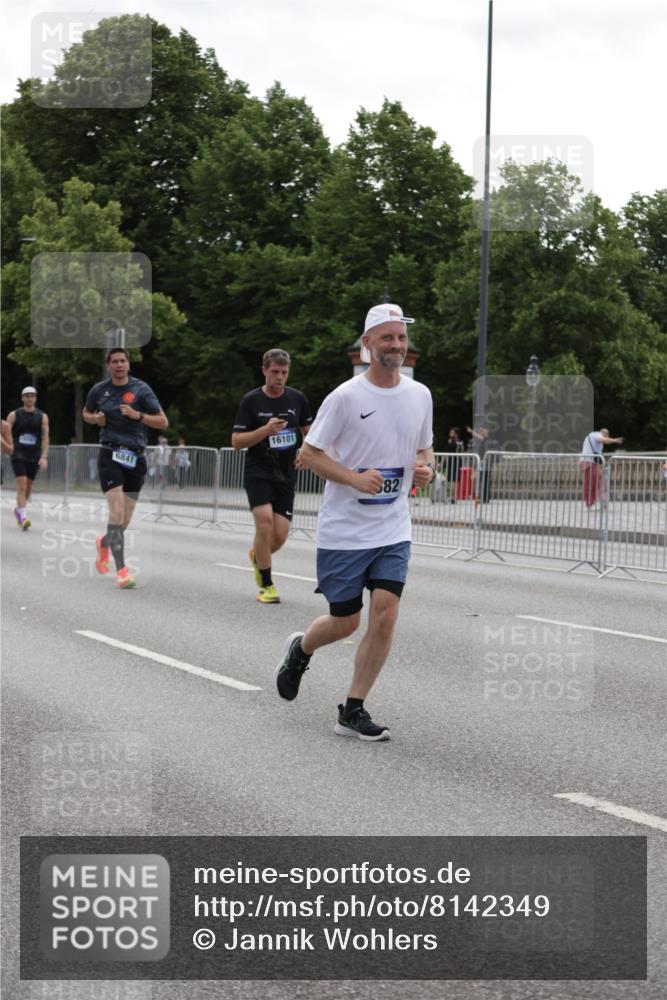 29.06.2025 - hella hamburg halbmarathon Jannik Wohlers http://msf.ph/oto/8142349 29.06.2025 10:44:27 Lombardsbrücke 1024, 1273, 1629, 1924, 2007, 2674, 2779, 3570, 4215, 4275, 6841, 6888, 8582, 8907, 9036, 9084, 9085, 9331, 9333, 10668, 10707, 11272, 12318, 12394, 13039, 13261, 13580, 14325, 14681, 15809, 16101, 16494, 16577, 16850, 17372, 18230, 19133 meine-sportfotos.de