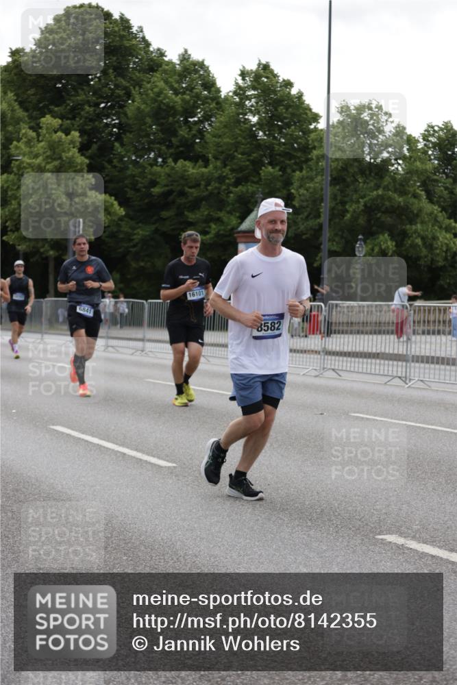 29.06.2025 - hella hamburg halbmarathon Jannik Wohlers http://msf.ph/oto/8142355 29.06.2025 10:44:27 Lombardsbrücke 1024, 1273, 1629, 1924, 2007, 2674, 2779, 3570, 4215, 4275, 6841, 6888, 8582, 8907, 9036, 9084, 9085, 9331, 9333, 10668, 10707, 11272, 12318, 12394, 13039, 13261, 13580, 14325, 14681, 15809, 16101, 16494, 16577, 16850, 17372, 18230, 19133 meine-sportfotos.de