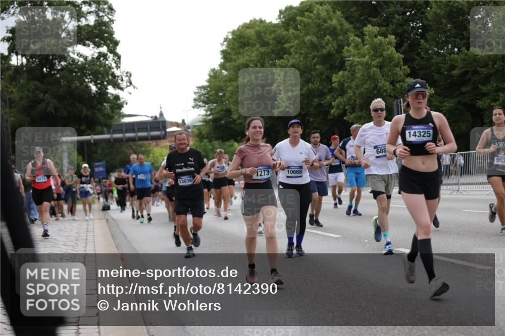 29.06.2025 - hella hamburg halbmarathon Jannik Wohlers http://msf.ph/oto/8142390 29.06.2025 10:44:30 Lombardsbrücke 1024, 1273, 1629, 1924, 2007, 2674, 2779, 3570, 4275, 6841, 6888, 8582, 8907, 9036, 9084, 9085, 9331, 9333, 10562, 10566, 10668, 10707, 11272, 12198, 12318, 12394, 13039, 13261, 13580, 14325, 15809, 16101, 16494, 16577, 16850, 17372, 17521, 18084, 18230, 18294 meine-sportfotos.de