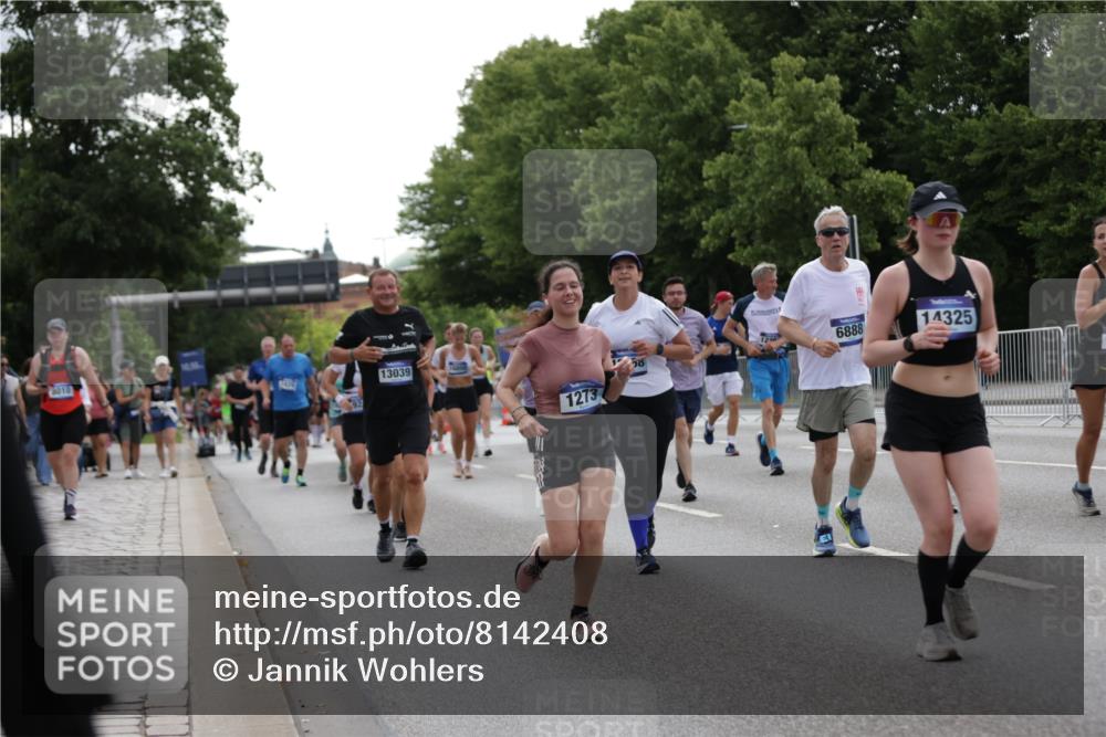 29.06.2025 - hella hamburg halbmarathon Jannik Wohlers http://msf.ph/oto/8142408 29.06.2025 10:44:30 Lombardsbrücke 1024, 1273, 1629, 1924, 2007, 2674, 2779, 3570, 4275, 6841, 6888, 8582, 8907, 9036, 9084, 9085, 9331, 9333, 10562, 10566, 10668, 10707, 11272, 12198, 12318, 12394, 13039, 13261, 13580, 14325, 15809, 16101, 16494, 16577, 16850, 17372, 17521, 18084, 18230, 18294 meine-sportfotos.de