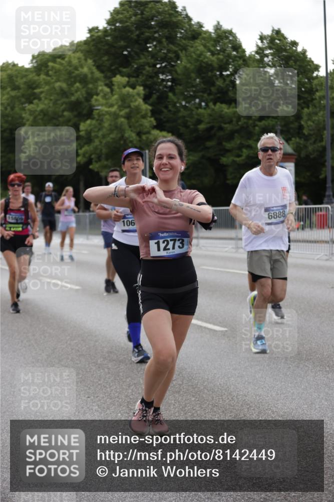 29.06.2025 - hella hamburg halbmarathon Jannik Wohlers http://msf.ph/oto/8142449 29.06.2025 10:44:31 Lombardsbrücke 1024, 1273, 1629, 1924, 2007, 2779, 3570, 4275, 6841, 6888, 8582, 8907, 9036, 9084, 9085, 10562, 10566, 10668, 10707, 11272, 12198, 12318, 12394, 13039, 13261, 13580, 14325, 15809, 16101, 16494, 16577, 16850, 17521, 18084, 18230, 18294 meine-sportfotos.de