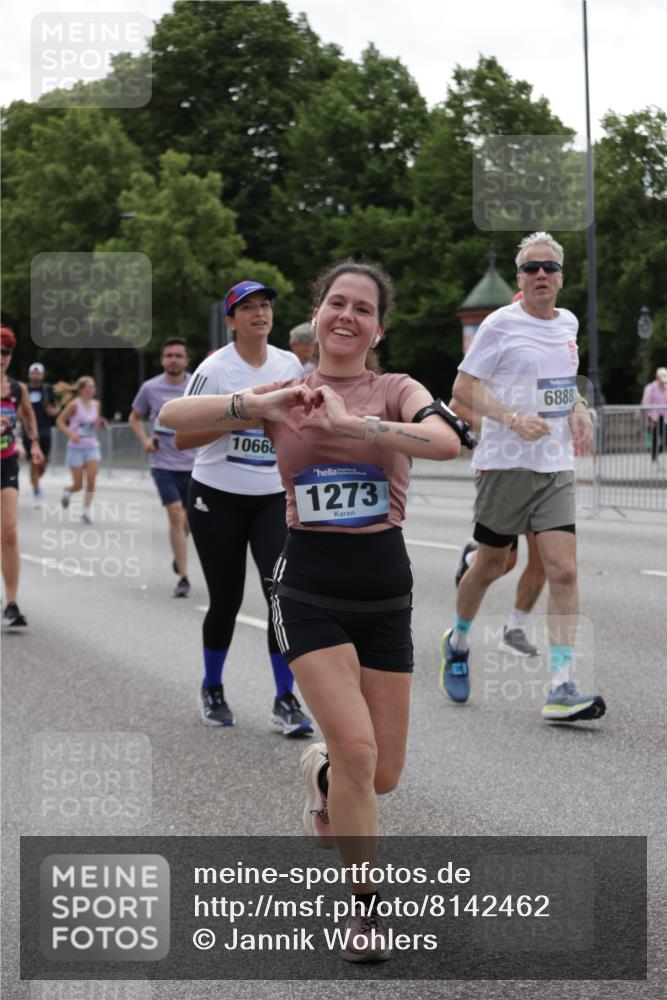 29.06.2025 - hella hamburg halbmarathon Jannik Wohlers http://msf.ph/oto/8142462 29.06.2025 10:44:32 Lombardsbrücke 1024, 1273, 1629, 1924, 2007, 2779, 3570, 4275, 6841, 6888, 7912, 8582, 8907, 9036, 9084, 9085, 10562, 10566, 10668, 10707, 11272, 12198, 12318, 12332, 12394, 13039, 13261, 13580, 14325, 15458, 15809, 16101, 16494, 16577, 16850, 17521, 18084, 18230, 18294 meine-sportfotos.de