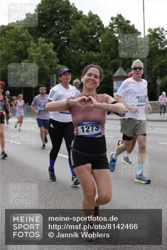 29.06.2025 - hella hamburg halbmarathon Jannik Wohlers http://msf.ph/oto/8142466 29.06.2025 10:44:32 Lombardsbrücke 1024, 1273, 1629, 1924, 2007, 2779, 3570, 4275, 6841, 6888, 7912, 8582, 8907, 9036, 9084, 9085, 10562, 10566, 10668, 10707, 11272, 12198, 12318, 12332, 12394, 13039, 13261, 13580, 14325, 15458, 15809, 16101, 16494, 16577, 16850, 17521, 18084, 18230, 18294 meine-sportfotos.de