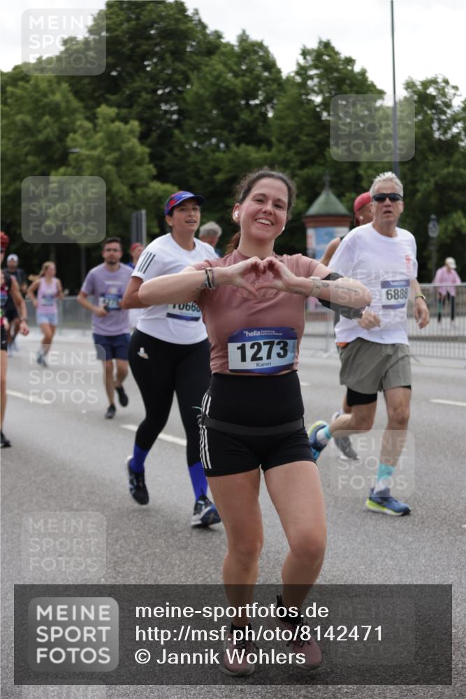 29.06.2025 - hella hamburg halbmarathon Jannik Wohlers http://msf.ph/oto/8142471 29.06.2025 10:44:32 Lombardsbrücke 1024, 1273, 1629, 1924, 2007, 2779, 3570, 4275, 6841, 6888, 7912, 8582, 8907, 9036, 9084, 9085, 10562, 10566, 10668, 10707, 11272, 12198, 12318, 12332, 12394, 13039, 13261, 13580, 14325, 15458, 15809, 16101, 16494, 16577, 16850, 17521, 18084, 18230, 18294 meine-sportfotos.de