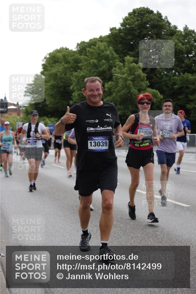 29.06.2025 - hella hamburg halbmarathon Jannik Wohlers http://msf.ph/oto/8142499 29.06.2025 10:44:33 Lombardsbrücke 1024, 1273, 1629, 1924, 2007, 2779, 3570, 4275, 5190, 6841, 6888, 7699, 7912, 8582, 8907, 9036, 9084, 9085, 10562, 10566, 10668, 10707, 11272, 12198, 12318, 12332, 12334, 12394, 13039, 13261, 13580, 14325, 14777, 15458, 15809, 16101, 16494, 16577, 16850, 17521, 18084, 18230, 18294 meine-sportfotos.de