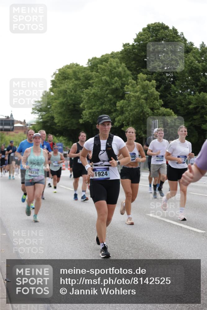 29.06.2025 - hella hamburg halbmarathon Jannik Wohlers http://msf.ph/oto/8142525 29.06.2025 10:44:35 Lombardsbrücke 1024, 1273, 1629, 1685, 1924, 2007, 2779, 3570, 4275, 5190, 6509, 6841, 6888, 7699, 7912, 8582, 8762, 8907, 9036, 9084, 9085, 10562, 10566, 10668, 10707, 12198, 12332, 12334, 12394, 13039, 13261, 13580, 14325, 14777, 15458, 15809, 16101, 16494, 16850, 17521, 18084, 18230, 18294 meine-sportfotos.de