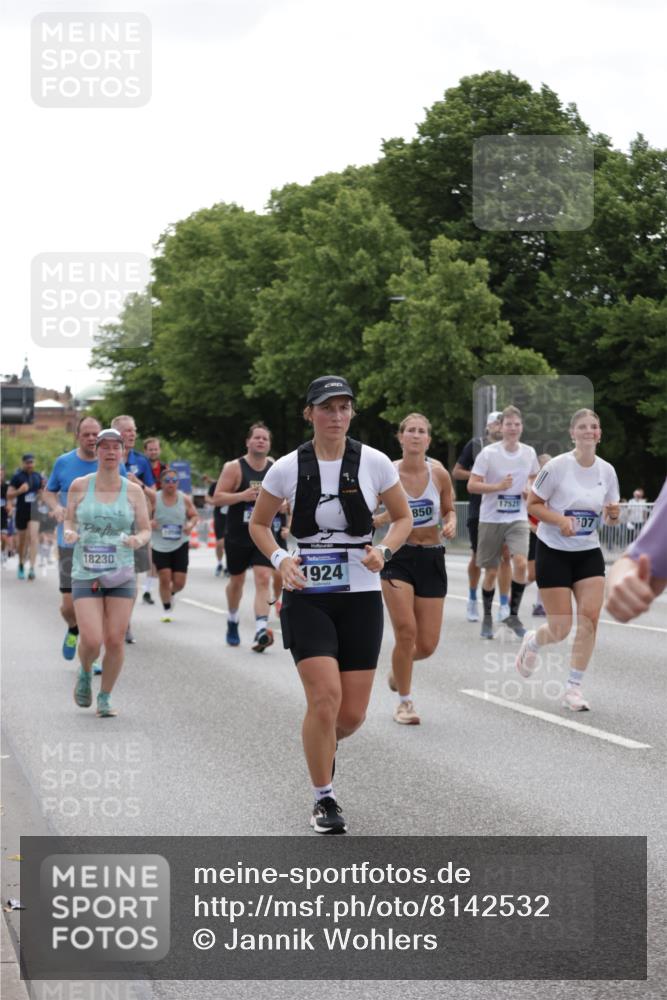29.06.2025 - hella hamburg halbmarathon Jannik Wohlers http://msf.ph/oto/8142532 29.06.2025 10:44:35 Lombardsbrücke 1024, 1273, 1629, 1685, 1924, 2007, 2779, 3570, 4275, 5190, 6509, 6841, 6888, 7699, 7912, 8582, 8762, 8907, 9036, 9084, 9085, 10562, 10566, 10668, 10707, 12198, 12332, 12334, 12394, 13039, 13261, 13580, 14325, 14777, 15458, 15809, 16101, 16494, 16850, 17521, 18084, 18230, 18294 meine-sportfotos.de