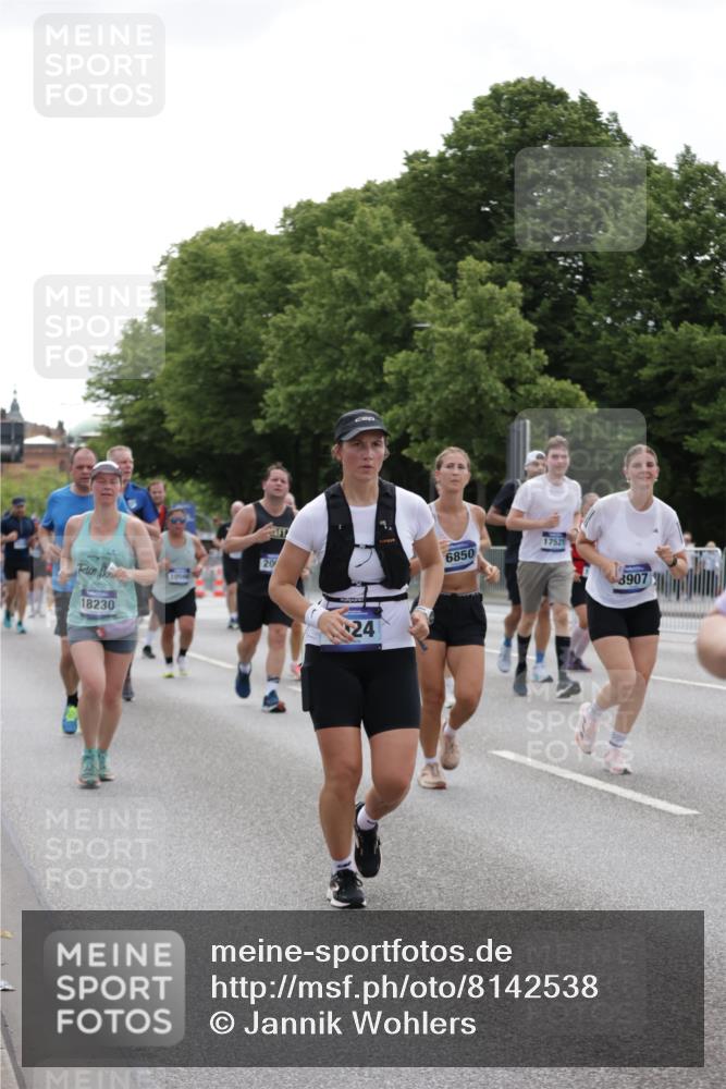 29.06.2025 - hella hamburg halbmarathon Jannik Wohlers http://msf.ph/oto/8142538 29.06.2025 10:44:36 Lombardsbrücke 1024, 1273, 1629, 1685, 1924, 2007, 2779, 3570, 4275, 4337, 5190, 6509, 6841, 6888, 7699, 7912, 8582, 8594, 8762, 8907, 9036, 10562, 10566, 10668, 10707, 12198, 12332, 12334, 12394, 13039, 13261, 13580, 14325, 14777, 15458, 15809, 16101, 16494, 16850, 17521, 18084, 18230, 18294 meine-sportfotos.de