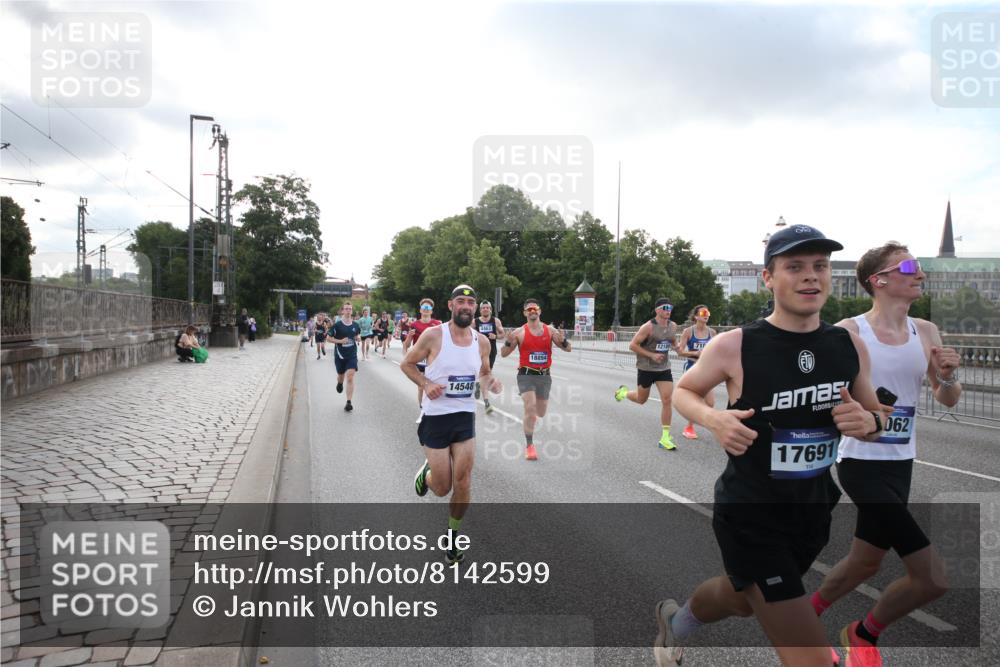 29.06.2025 - hella hamburg halbmarathon Jannik Wohlers http://msf.ph/oto/8142599 29.06.2025 09:45:32 Lombardsbrücke 1080, 1686, 1894, 2460, 4463, 4812, 5187, 5550, 6495, 6878, 7186, 7880, 7965, 8062, 10270, 10484, 11199, 12189, 12232, 12681, 13167, 13343, 13686, 13754, 14167, 14548, 14549, 14622, 15054, 15326, 15507, 15835, 16148, 16724, 16755, 16963, 17117, 17322, 17691, 18135, 18854, 19022, 19118 meine-sportfotos.de