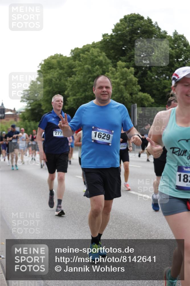 29.06.2025 - hella hamburg halbmarathon Jannik Wohlers http://msf.ph/oto/8142641 29.06.2025 10:44:38 Lombardsbrücke 1024, 1273, 1629, 1685, 1924, 2007, 2779, 3570, 4186, 4275, 4337, 5190, 6509, 6841, 6888, 7699, 7912, 8582, 8594, 8762, 8907, 9036, 10562, 10566, 10668, 10707, 12198, 12332, 12334, 12394, 13039, 13261, 13580, 14325, 14758, 14777, 15458, 15750, 15998, 16101, 16850, 17521, 18084, 18230, 18294 meine-sportfotos.de