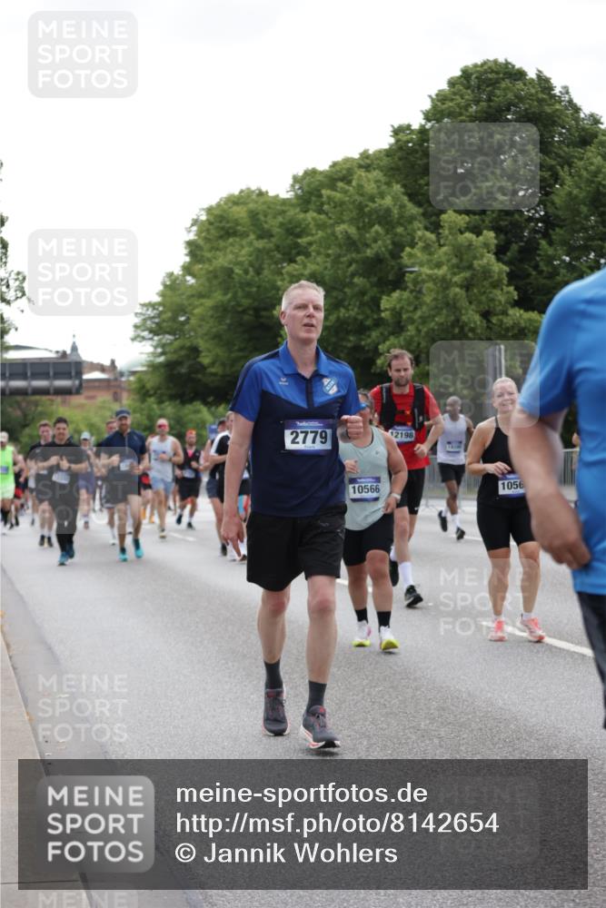 29.06.2025 - hella hamburg halbmarathon Jannik Wohlers http://msf.ph/oto/8142654 29.06.2025 10:44:39 Lombardsbrücke 1024, 1273, 1629, 1685, 1924, 2007, 2779, 3570, 4186, 4275, 4337, 5190, 6509, 6841, 6888, 7699, 7912, 8594, 8762, 8907, 9036, 10562, 10566, 10668, 10707, 12198, 12332, 12334, 12394, 13039, 13261, 13580, 14758, 14777, 15458, 15750, 15751, 15998, 16850, 17521, 18084, 18230, 18294 meine-sportfotos.de