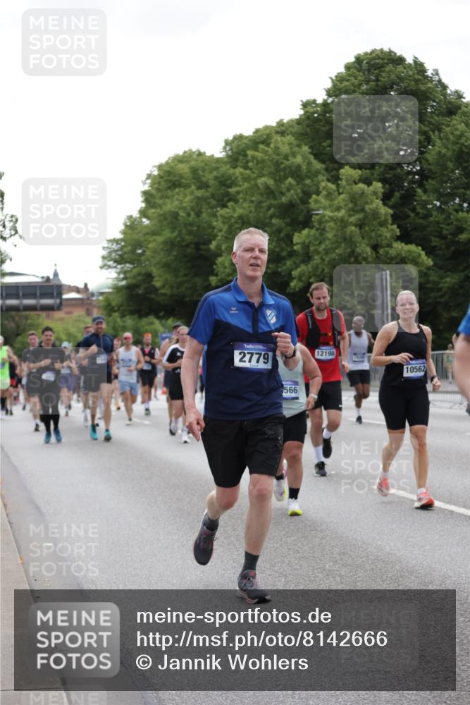 29.06.2025 - hella hamburg halbmarathon Jannik Wohlers http://msf.ph/oto/8142666 29.06.2025 10:44:39 Lombardsbrücke 1024, 1273, 1629, 1685, 1924, 2007, 2779, 3570, 4186, 4275, 4337, 5190, 6509, 6841, 6888, 7699, 7912, 8594, 8762, 8907, 9036, 10562, 10566, 10668, 10707, 12198, 12332, 12334, 12394, 13039, 13261, 13580, 14758, 14777, 15458, 15750, 15751, 15998, 16850, 17521, 18084, 18230, 18294 meine-sportfotos.de