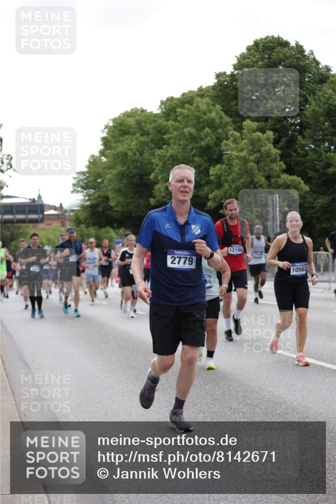 29.06.2025 - hella hamburg halbmarathon Jannik Wohlers http://msf.ph/oto/8142671 29.06.2025 10:44:39 Lombardsbrücke 1024, 1273, 1629, 1685, 1924, 2007, 2779, 3570, 4186, 4275, 4337, 5190, 6509, 6841, 6888, 7699, 7912, 8594, 8762, 8907, 9036, 10562, 10566, 10668, 10707, 12198, 12332, 12334, 12394, 13039, 13261, 13580, 14758, 14777, 15458, 15750, 15751, 15998, 16850, 17521, 18084, 18230, 18294 meine-sportfotos.de