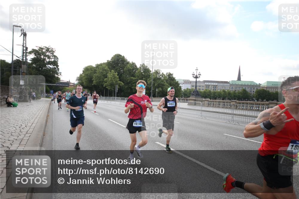 29.06.2025 - hella hamburg halbmarathon Jannik Wohlers http://msf.ph/oto/8142690 29.06.2025 09:45:34 Lombardsbrücke 1080, 1686, 1894, 2460, 4463, 4812, 5187, 5550, 6169, 6495, 6878, 7186, 7880, 7965, 8062, 9345, 10270, 10453, 10484, 11199, 12189, 12232, 12681, 13167, 13343, 13686, 13754, 14167, 14548, 14549, 14622, 14699, 15054, 15326, 15507, 15835, 16148, 16695, 16724, 16755, 16963, 17056, 17117, 17322, 17691, 18135, 18854, 19022, 19118 meine-sportfotos.de