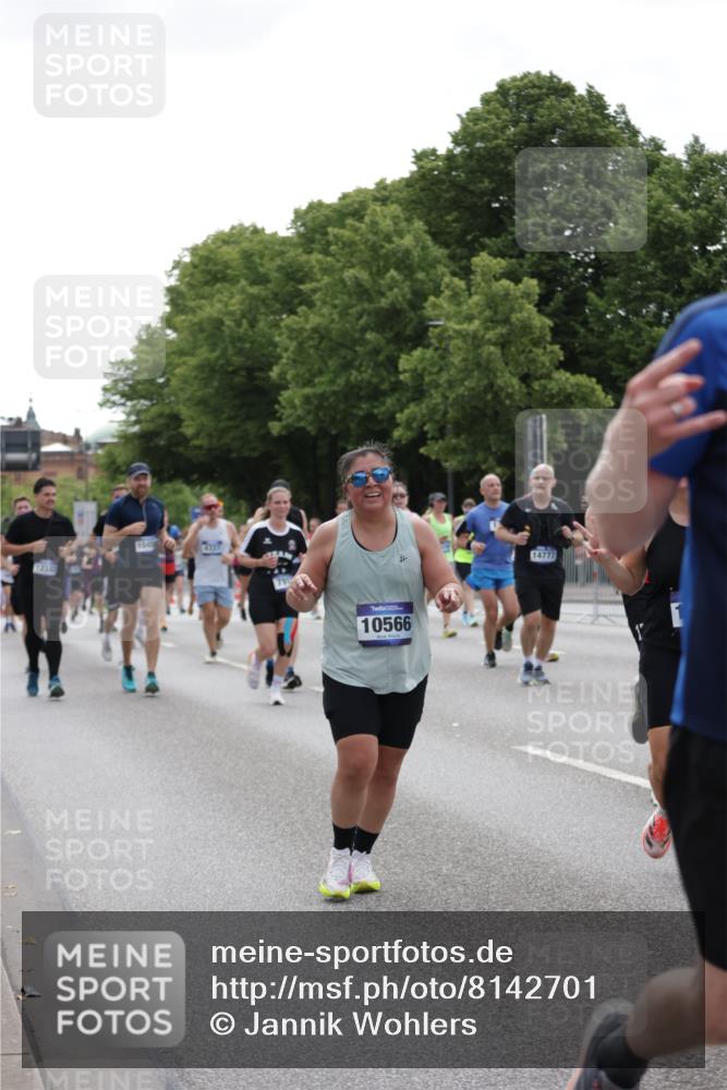 29.06.2025 - hella hamburg halbmarathon Jannik Wohlers http://msf.ph/oto/8142701 29.06.2025 10:44:41 Lombardsbrücke 1024, 1273, 1629, 1685, 1924, 2007, 2779, 3160, 3164, 3570, 4186, 4275, 4337, 4851, 5190, 6509, 6888, 7699, 7912, 8594, 8762, 8907, 9036, 10562, 10566, 10668, 10707, 11393, 12198, 12332, 12334, 12394, 12793, 13039, 13261, 13580, 14513, 14758, 14777, 15458, 15750, 15751, 15998, 16850, 17521, 18084, 18230, 18294 meine-sportfotos.de