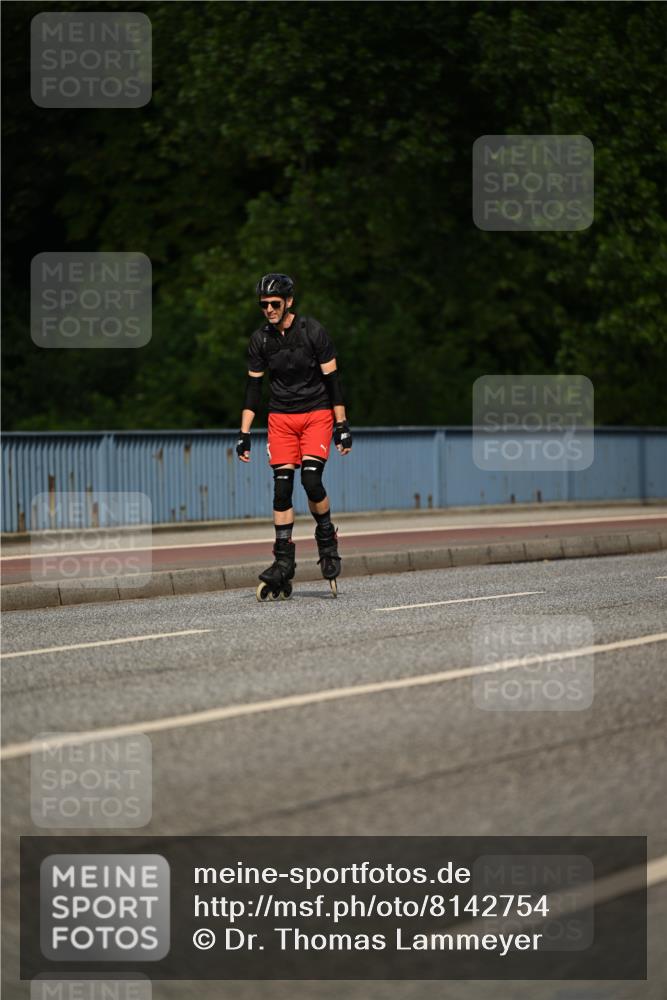 29.06.2025 - hella hamburg halbmarathon Dr. Thomas Lammeyer http://msf.ph/oto/8142754 29.06.2025 09:00:49 Kennedybrücke  meine-sportfotos.de