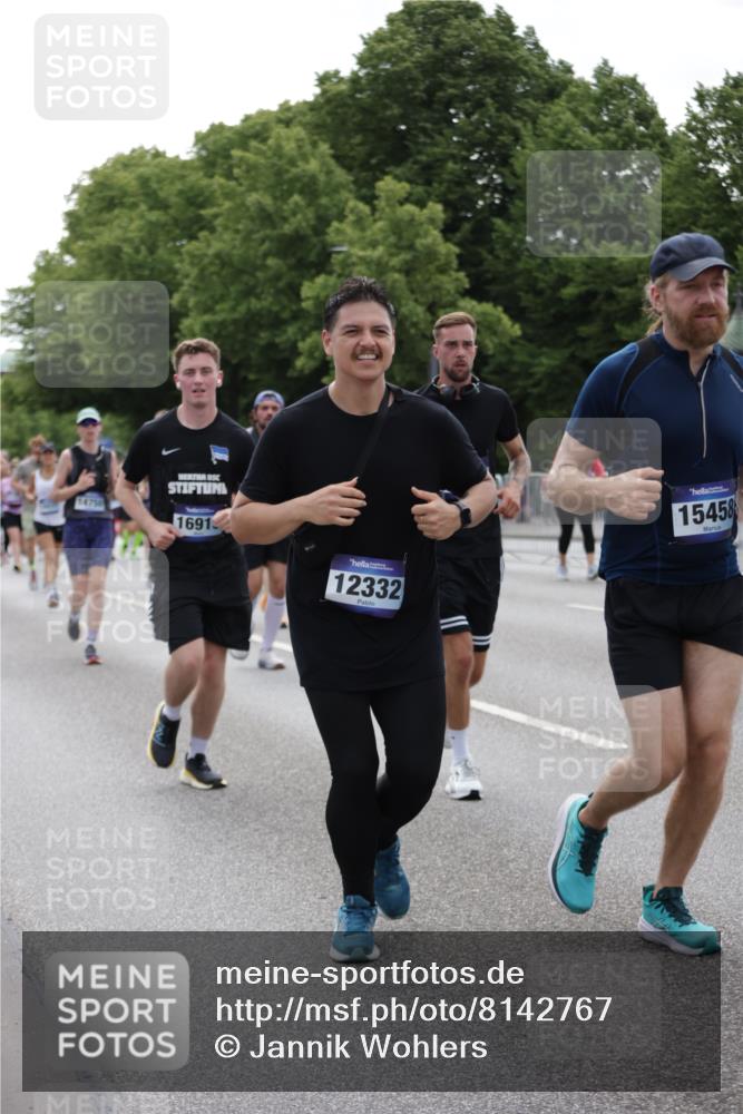 29.06.2025 - hella hamburg halbmarathon Jannik Wohlers http://msf.ph/oto/8142767 29.06.2025 10:44:46 Lombardsbrücke 1024, 1685, 1798, 2007, 2779, 3160, 3164, 3879, 3993, 4099, 4102, 4186, 4337, 4504, 4820, 4851, 5099, 5108, 5190, 5636, 6509, 6788, 6980, 7699, 7912, 8594, 8605, 8762, 8907, 10562, 10566, 11314, 11393, 11473, 11474, 12198, 12332, 12334, 12394, 12415, 12793, 12905, 13555, 13580, 14002, 14410, 14513, 14758, 14777, 15458, 15750, 15751, 15998, 16850, 17521, 18084, 18230, 18294 meine-sportfotos.de