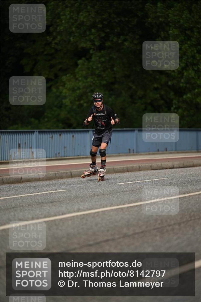 29.06.2025 - hella hamburg halbmarathon Dr. Thomas Lammeyer http://msf.ph/oto/8142797 29.06.2025 09:00:51 Kennedybrücke  meine-sportfotos.de