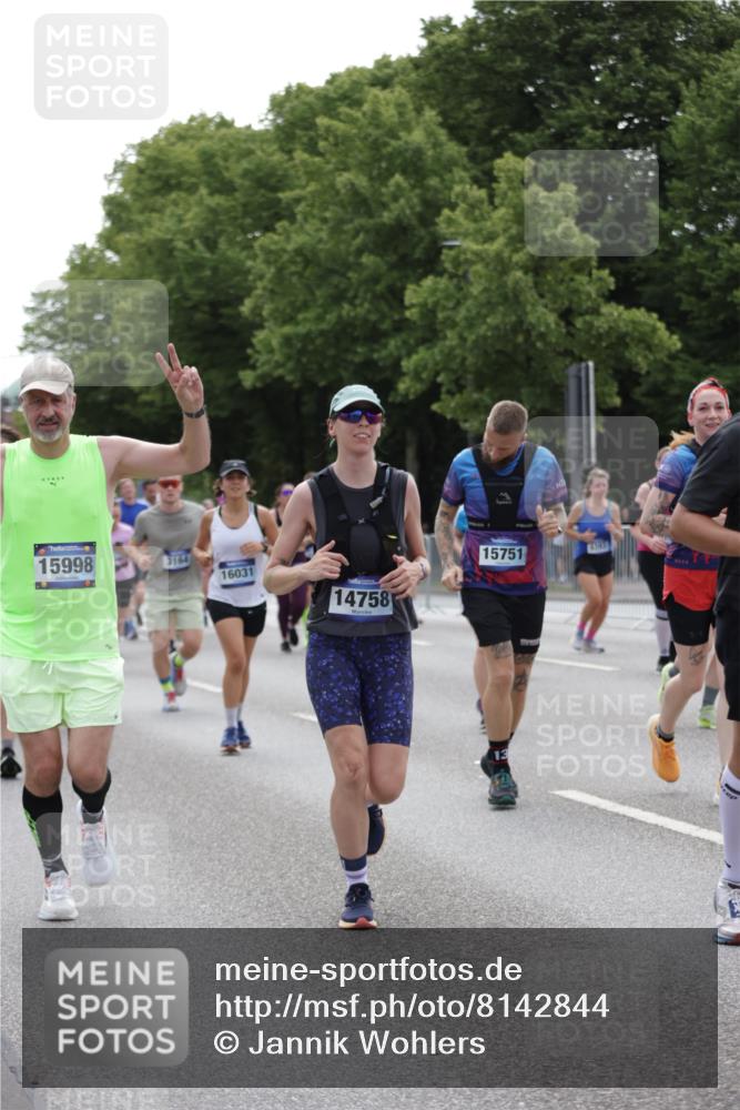 29.06.2025 - hella hamburg halbmarathon Jannik Wohlers http://msf.ph/oto/8142844 29.06.2025 10:44:49 Lombardsbrücke 1685, 1798, 3160, 3164, 3879, 3993, 4099, 4102, 4186, 4337, 4504, 4820, 4851, 5099, 5108, 5190, 5636, 5949, 6509, 6763, 6788, 6911, 6980, 7699, 7912, 8594, 8605, 8762, 10225, 10562, 10566, 11119, 11314, 11393, 11473, 11474, 11725, 12198, 12332, 12334, 12415, 12793, 12856, 12878, 12905, 13555, 14002, 14185, 14379, 14410, 14513, 14742, 14758, 14777, 15011, 15450, 15458, 15517, 15557, 15750, 15751, 15998, 17521, 18084, 18294 meine-sportfotos.de