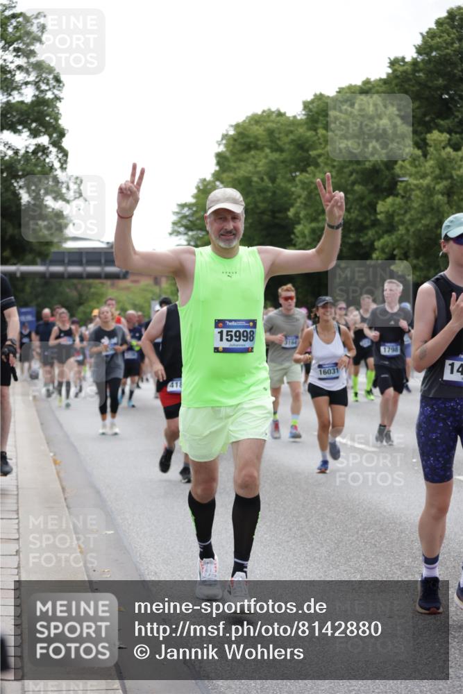 29.06.2025 - hella hamburg halbmarathon Jannik Wohlers http://msf.ph/oto/8142880 29.06.2025 10:44:50 Lombardsbrücke 1685, 1798, 3160, 3164, 3879, 3993, 4099, 4102, 4186, 4337, 4504, 4820, 4851, 5099, 5108, 5190, 5339, 5636, 5949, 6509, 6763, 6788, 6911, 6980, 7699, 7912, 8594, 8605, 8762, 10225, 11119, 11314, 11393, 11473, 11474, 11725, 12198, 12332, 12334, 12415, 12793, 12856, 12878, 12905, 13555, 14002, 14185, 14379, 14410, 14513, 14742, 14758, 14777, 15011, 15450, 15458, 15517, 15557, 15750, 15751, 15998 meine-sportfotos.de
