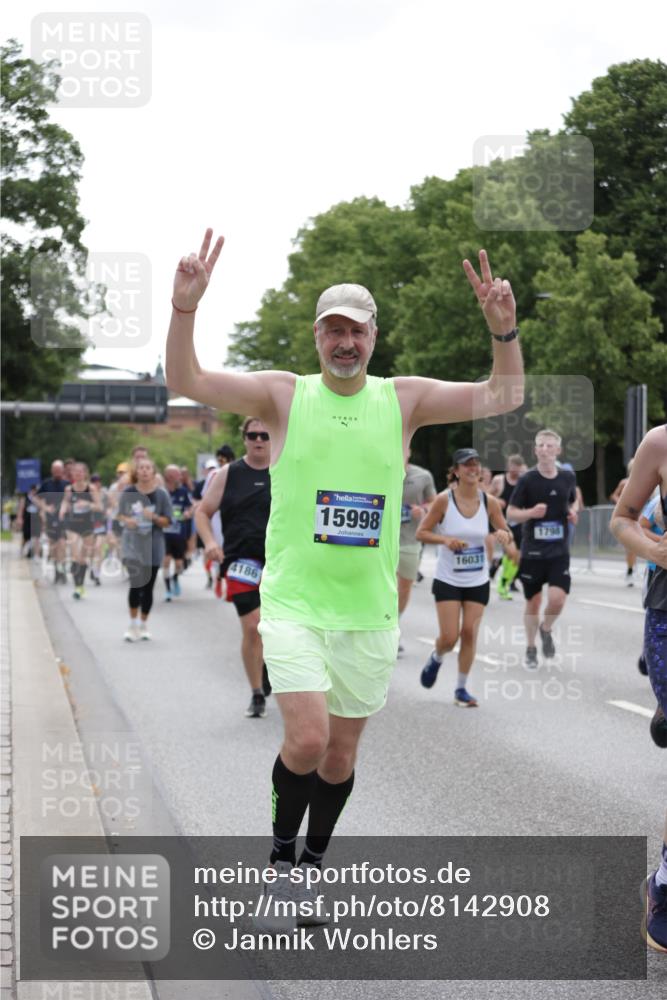 29.06.2025 - hella hamburg halbmarathon Jannik Wohlers http://msf.ph/oto/8142908 29.06.2025 10:44:50 Lombardsbrücke 1685, 1798, 3160, 3164, 3879, 3993, 4099, 4102, 4186, 4337, 4504, 4820, 4851, 5099, 5108, 5190, 5339, 5636, 5949, 6509, 6763, 6788, 6911, 6980, 7699, 7912, 8594, 8605, 8762, 10225, 11119, 11314, 11393, 11473, 11474, 11725, 12198, 12332, 12334, 12415, 12793, 12856, 12878, 12905, 13555, 14002, 14185, 14379, 14410, 14513, 14742, 14758, 14777, 15011, 15450, 15458, 15517, 15557, 15750, 15751, 15998 meine-sportfotos.de