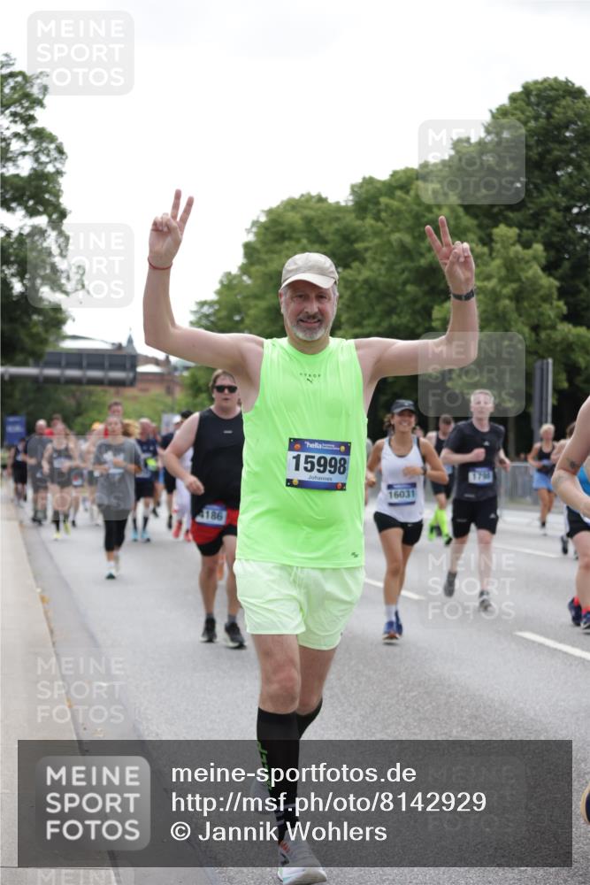 29.06.2025 - hella hamburg halbmarathon Jannik Wohlers http://msf.ph/oto/8142929 29.06.2025 10:44:50 Lombardsbrücke 1685, 1798, 3160, 3164, 3879, 3993, 4099, 4102, 4186, 4337, 4504, 4820, 4851, 5099, 5108, 5190, 5339, 5636, 5949, 6509, 6763, 6788, 6911, 6980, 7699, 7912, 8594, 8605, 8762, 10225, 11119, 11314, 11393, 11473, 11474, 11725, 12198, 12332, 12334, 12415, 12793, 12856, 12878, 12905, 13555, 14002, 14185, 14379, 14410, 14513, 14742, 14758, 14777, 15011, 15450, 15458, 15517, 15557, 15750, 15751, 15998 meine-sportfotos.de