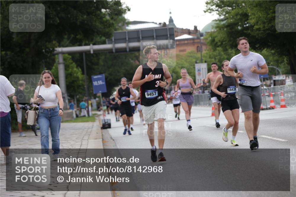 29.06.2025 - hella hamburg halbmarathon Jannik Wohlers http://msf.ph/oto/8142968 29.06.2025 10:07:56 Lombardsbrücke 2427, 5926, 6590, 7198, 7476, 9457, 9616, 9823, 10609, 10857, 11780, 12658, 13014, 14631, 14902, 14965, 15429, 16439 meine-sportfotos.de